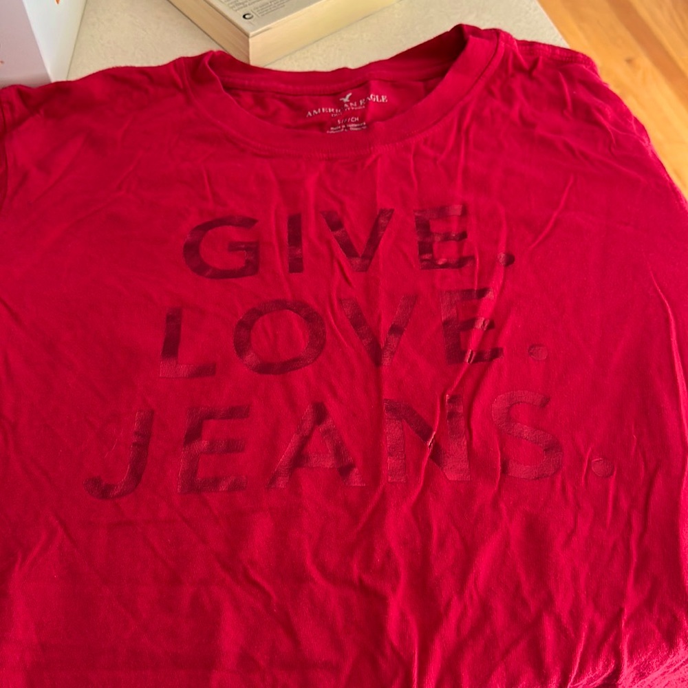 American Eagle employee holiday shirt 2018
